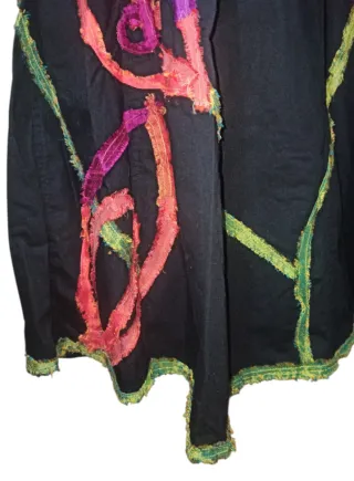 Falda larga negra con flores multicolor