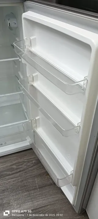 Nevera Combi Candy Gris 144 x 54.5  x 55