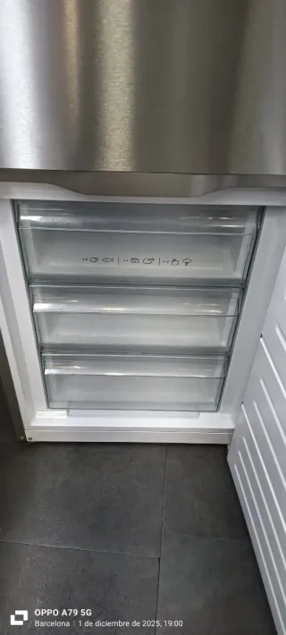 Nevera Sharp Acero Inoxidable no Frost energía A++