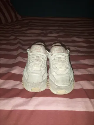Zapatillas Puma Blancas y Rosas