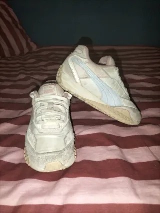 Zapatillas Puma Blancas y Rosas