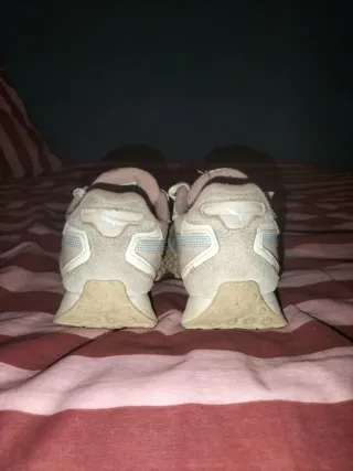 Zapatillas Puma Blancas y Rosas