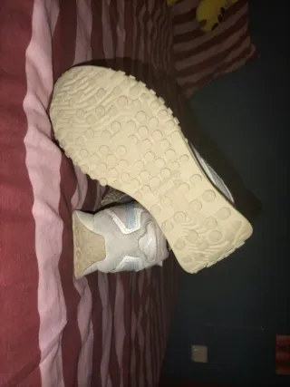 Zapatillas Puma Blancas y Rosas