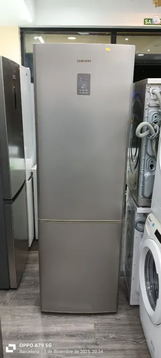 Nevera Combi Samsung  no Frost energía A+Plata
