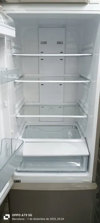 Nevera Combi Samsung  no Frost energía A+Plata