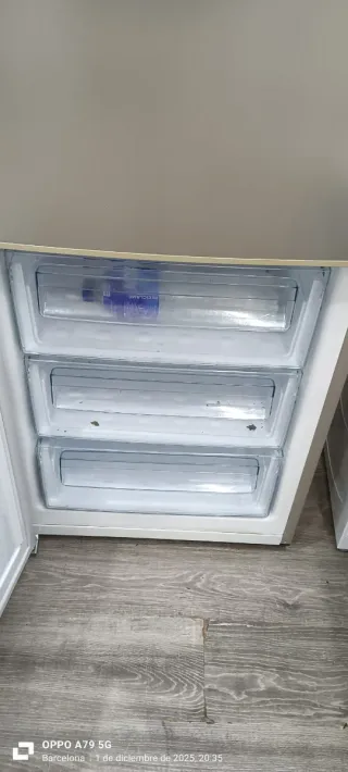 Nevera Combi Samsung  no Frost energía A+Plata