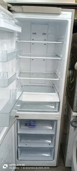 Nevera Combi Samsung  no Frost energía A+Plata