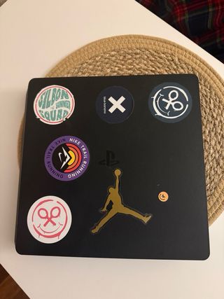 PS4 (PlayStation 4) Nera + Giochi 5Comandi + cavo