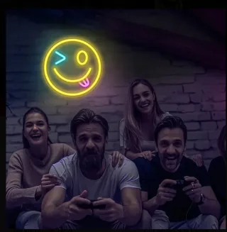 Lampada Neon LED "Emoji Ammiccante"