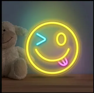Lampada Neon LED "Emoji Ammiccante"