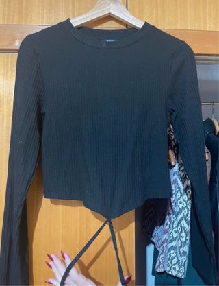 Top manga larga negro acanalado