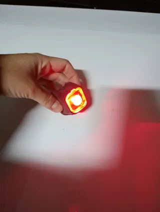 Candado de cable y set de 2 luces bici.