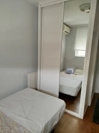 Alquilo habitación para Mujer