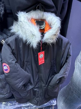 Chaqueta Canada Goose Negra con Capucha