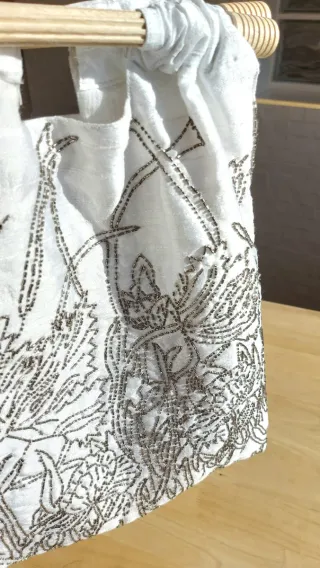 Bolsa / bolso de Zara. Asas de madera y bordados.