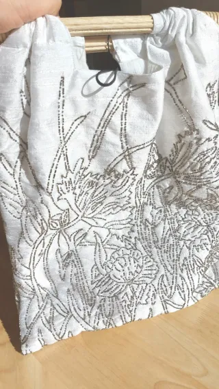 Bolsa / bolso de Zara. Asas de madera y bordados.