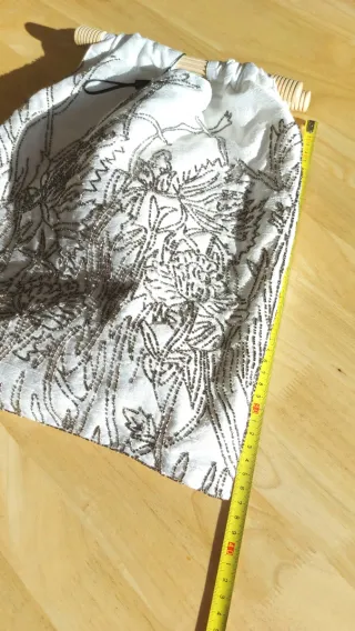 Bolsa / bolso de Zara. Asas de madera y bordados.