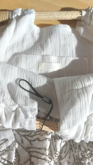 Bolsa / bolso de Zara. Asas de madera y bordados.