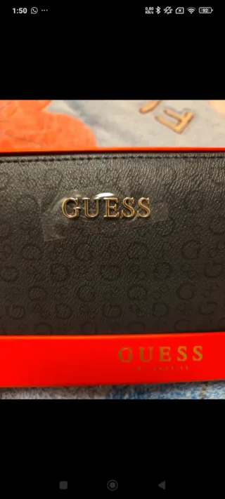 Cartera de mano Guess negra