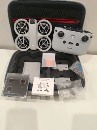 DJI Neo Combo Drone