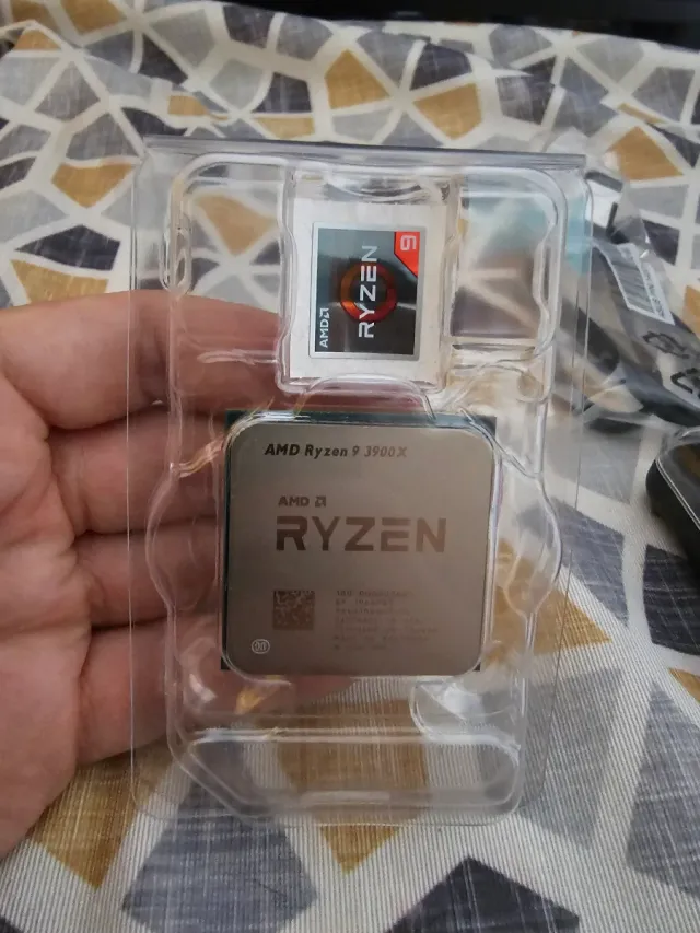AMD Ryzen 9 3900X + Disipador