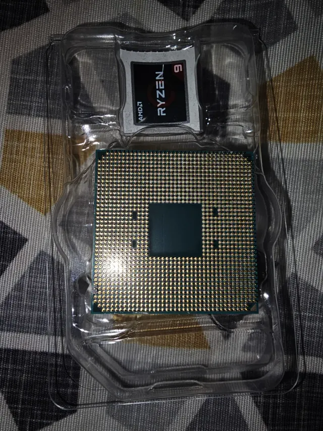 AMD Ryzen 9 3900X + Disipador