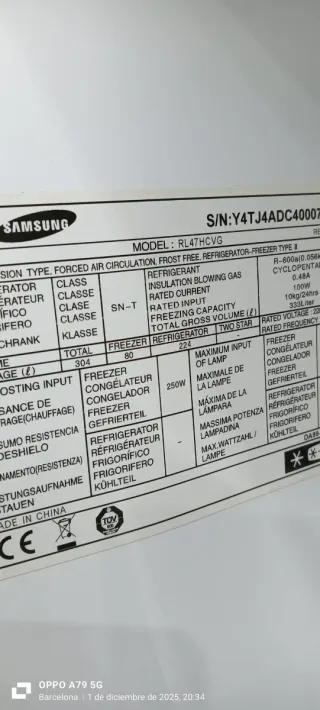 Nevera Combi Samsung Plata No Frost energía A+