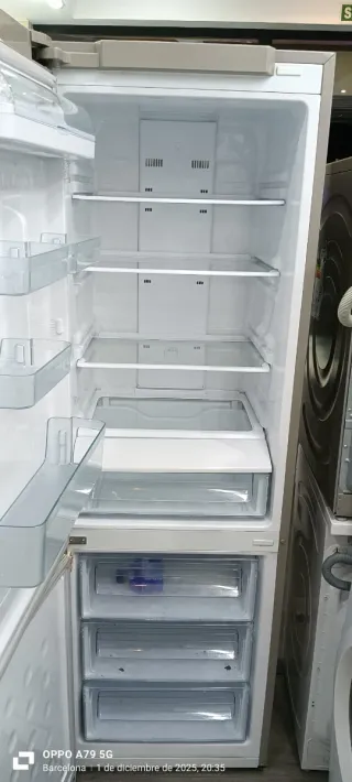 Nevera Combi Samsung Plata No Frost energía A+