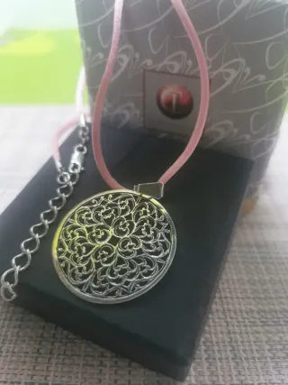 COLGANTE PLATA. Opción cordón. 15€ Solo colgante