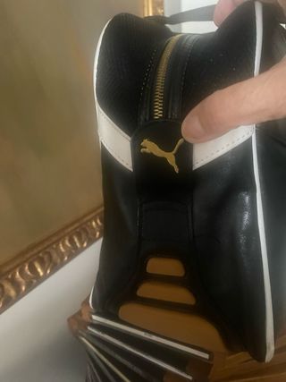 Bolsa de deporte o viaje ,negra y blanca .