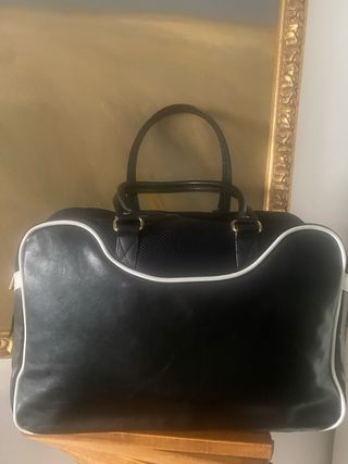 Bolsa de deporte o viaje ,negra y blanca .