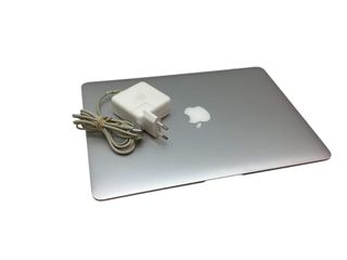 portatil apple apple macbook air core i5 1.6 13 (2015) (a1466)