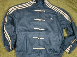 Chaqueta Adidas estilo asiático azul