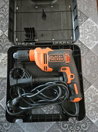 Taladro Black+Decker con accesorios