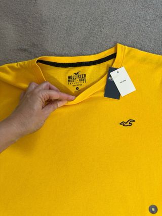 Camiseta Hollister Amarilla Nueva con etiqueta