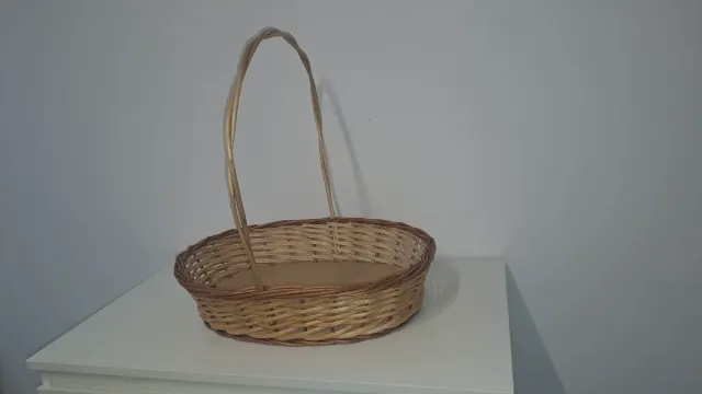 Cesta de mimbre nueva