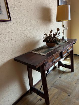 Tavolo consolle in stile castigliano, in legno