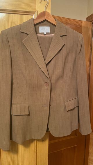 Conjunto ZENDRA Chaqueta y Pantalón Talla M