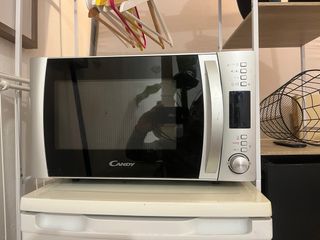 Microondas plateadoCandy