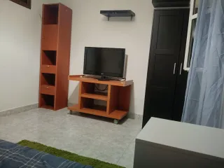 Se alquila habitación