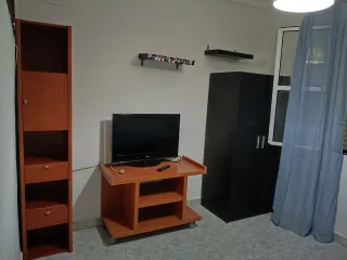 Se alquila habitación