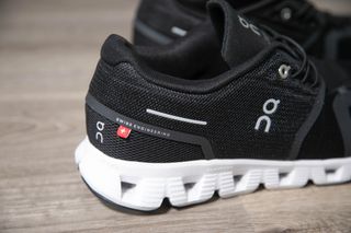 On Cloud 5 Zapatillas Running Negro/Gris