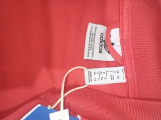 chaqueta Adidas  sin estrenar  escucho ofertas