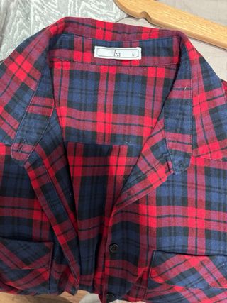 Camisa larga a cuadros roja y azul