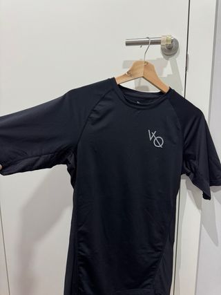 Camiseta deportiva VQ negra