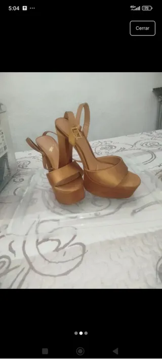 Sandalias Zara tacón ancho doradas talla 36