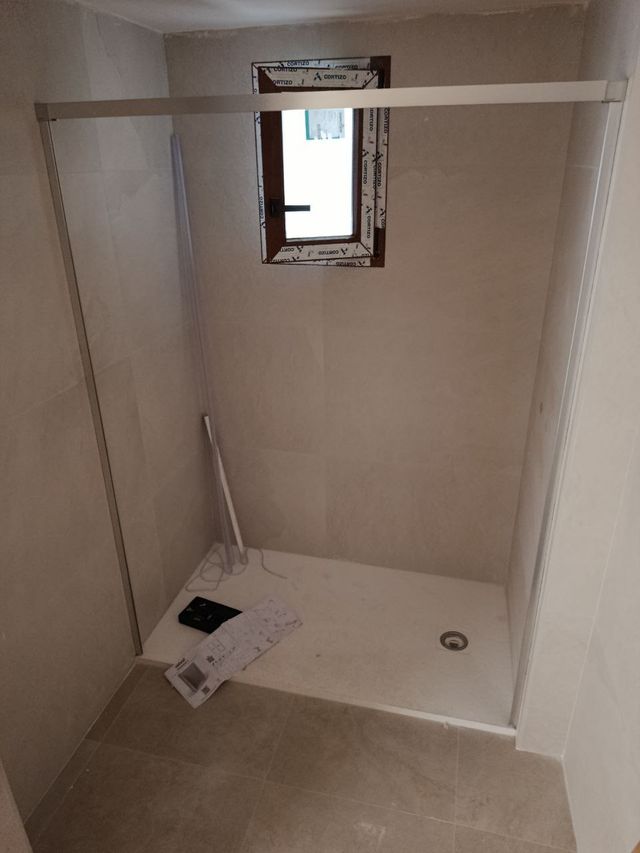 Montaje/desmontaje de mampara - fija, corredera