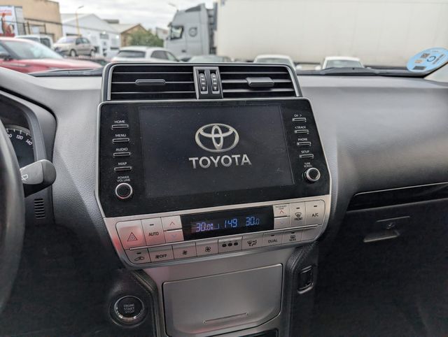 TOYOTA Land Cruiser 2.8 D-4D GX 7 Plazas