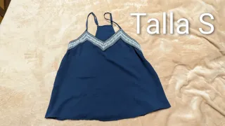 Vari vestiti in buono stato