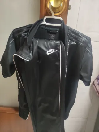 Chaqueta,pantalon, Adidas,nike  Negra brillante.